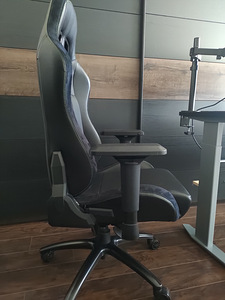 Игровой стул L33T E-Sport Pro (1 фото из 3)