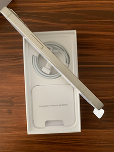 iPhone 13,Starlight,128 GB (2 фото из 2)