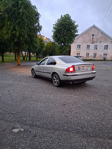 Volvo S60 (4 foto / 4)