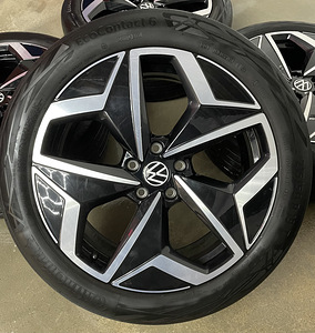 Оригинальные диски Volkswagen R19 (1 фото из 2)