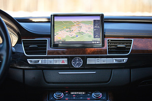 M/V: Audi A8 3.0 V6 TDi 184kW (8 foto / 15)