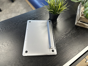 MacBook Pro i5 3.1GHz 13" (Mid 2017) 512GB SSD, TouchBar (5 foto / 5)