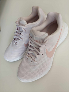 UUED Nike tossud nr 37,5 (3 foto / 8)