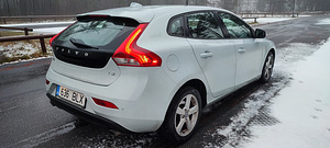 VOLVO V40 (4 foto / 15)