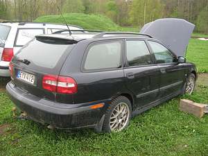 VOLVO V40 varuosad 1,9 diisel 75KW aastast 2000 (6 foto / 10)