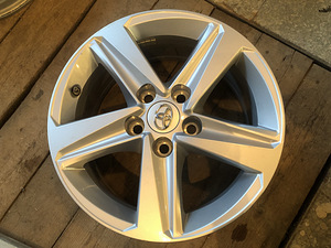 Оригинальные диски Toyota (2 фото из 3)