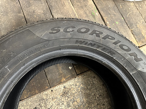 Шины Pirelli 235 65 R17 (4 фото из 6)