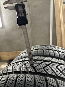Шины Pirelli 235 65 R17 (5 фото из 6)