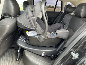 Joie turvahäll koos isofix alusega (3 foto / 5)