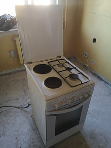 Газовая плита (1 фото из 3)