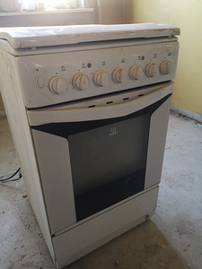Газовая плита (3 фото из 3)