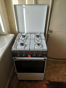 Газовая плита (2 фото из 3)