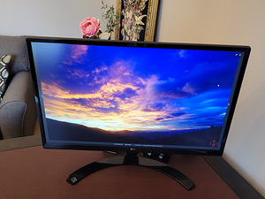 Монитор 4K 24 дюйма LG 24UD58-B (1 фото из 2)