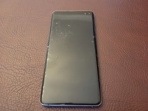 Samsung Galaxy S10 128GB Black purustatud (1 foto / 5)