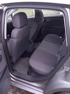Легковой автомобиль Seat Leon (8 фото из 8)