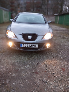 Seat Leon (3 foto / 9)
