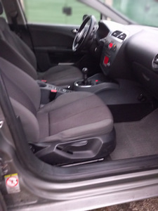 Seat Leon (6 foto / 9)