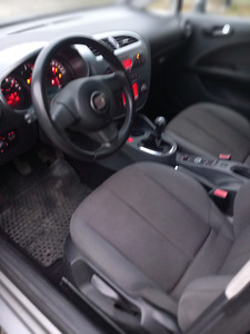 Seat Leon (7 foto / 9)