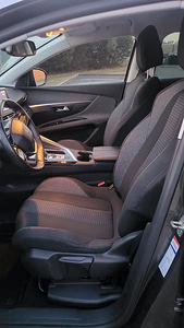 Peugeot 3008 Active PureTech 1.2 96kW (8 foto / 9)