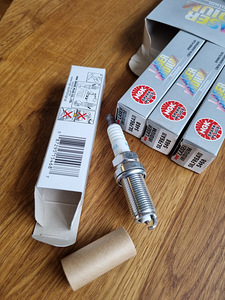 NGK Autoküünlad 5468 SILFR6A11 (2 foto / 3)