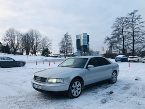 M/V: Audi A8 D2 3.7 169kw V8 Quattro (1 foto / 9)