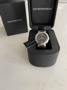 Must / hõbedane käekell Emporio Armani. UUS (3 foto / 3)