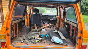 Toyota Landcruiser HJ60 (6 foto / 10)