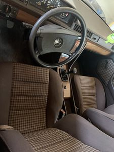 Mercedes-Benz (4 foto / 5)