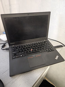 Lenovo x250 - i5-5300U, 8GB, 230GB SSD (1 foto / 3)