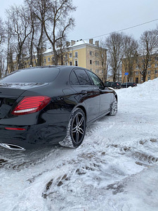 Mercedes Benz E220 AMG 4matic 2020 Warranty 2025 (4 foto / 11)