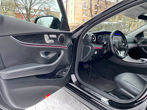 Mercedes Benz E220 AMG 4matic 2020 Warranty 2025 (7 foto / 11)
