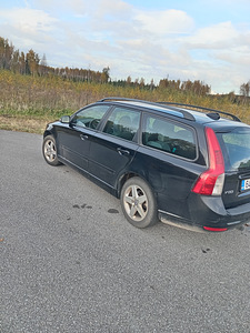 Volvo v50 (2 фото из 5)