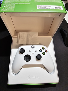 Mängukontroller Microsoft XBOX Series Wireless (1 foto / 1)
