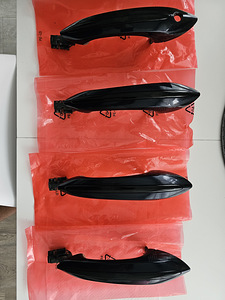 BMW 5GT F07 door handles (1 foto / 3)