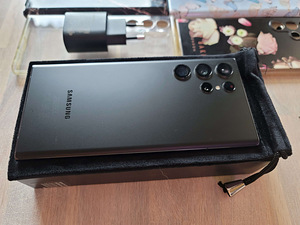 Samsung Galaxy S22 Ultra 256GB must (1 foto / 5)