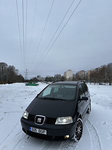SEAT Alhambra (2 фото из 7)