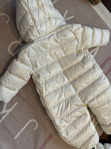 Moncler детский комбинезон (8 фото из 8)