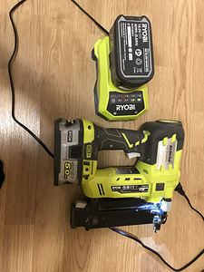 2 makita Ja ryobi puss (1 foto / 2)
