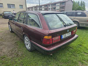 BMW 525 (3 фото из 4)