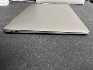MacBook Air M1 2020 256GB/8GB (7 foto / 9)