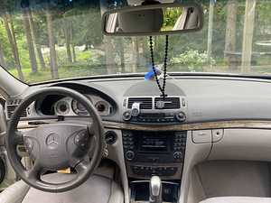 Mercedes e320 4 matic (6 фото из 8)