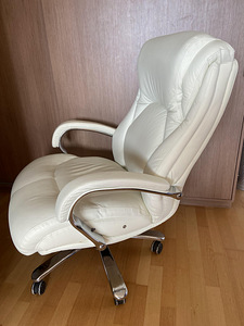 Valge nahktool, istme suurus XXL (Chairman 402) chair (2 foto / 10)