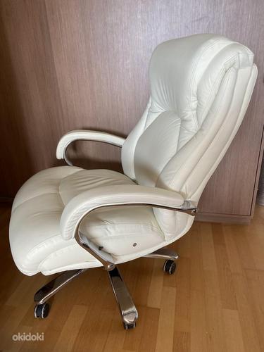Белое кожаное кресло, размер сиденья XXL (Chairman 402) стул (фото #2)