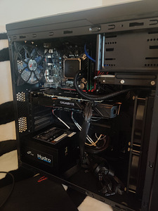 Gaming computer + monitor + headphones + mouse + keyboard (5 foto / 6)