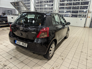 Toyota Yaris 1.4 D4D (4 foto / 8)