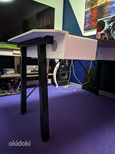 Прототип компьютерного стола (фото #2)