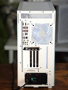 PRO GAMING PC " FLOW " || Ryzen 7 9800X3D + RTX 5090 32GB (8 foto / 10)