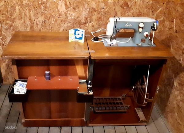 Швейная машинка Lada T-238 (фото #1)