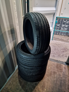 Pirelli Powergy 225/40 R19 (1 foto / 5)