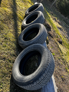 Летние шины 265/60/18 Bridgestone (1 фото из 7)
